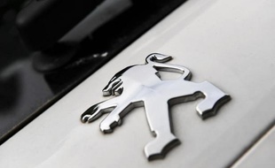 Le logo du constructeur automobile PSA Peugeot Citroën