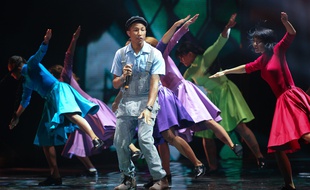 Pharrell Williams lors des MTV EMA's en 2015, au Mediolanum Forum à Milan.