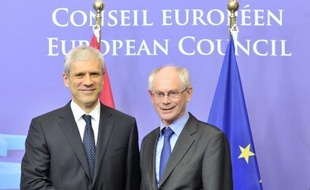 Plus de deux ans après avoir frappé à la porte de l'UE, la Serbie a obtenu jeudi le statut convoité de candidat de la part de dirigeants européens, décidés à récompenser Belgrade pour ses efforts de conciliation avec le Kosovo et l'arrestation de Ratko Mladic.