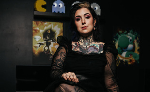 La tatoueuse Lilloise Epsylone