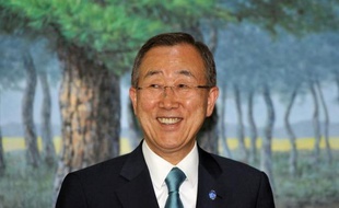 Le secrétaire général de l'ONU Ban Ki-moon participera au prochain sommet des pays non-alignés programmé les 30 et 31 août à Téhéran, malgré les fortes réserves exprimées par Washington.