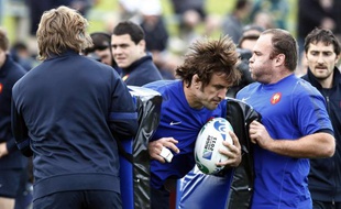 Les joueurs de l'équipe de France dont Julien Pierre (au centre, de face), à l'entraînement, le 27 novembre 2011 à Auckland.
