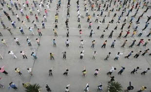Cours de sport dans une école primaire en Chine, le 30 mai 2007.