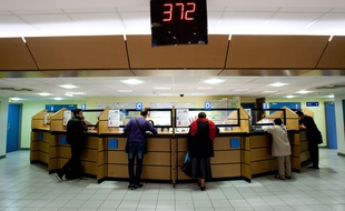 Marseille le 19 avril 2012 - La caisse des allocations familiales ( CAF ) du chemin de Gibbes