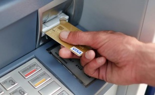 Les commerçants devraient voir baisser les frais que leur facturent les banques lorsqu'ils proposent des paiements par carte bancaire