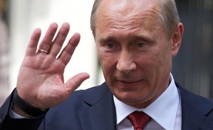 Le président russe Vladimir Poutine fête mardi les cent jours depuis son retour au Kremlin, une date passée quasi-inaperçue en Russie, dirigée depuis plus d'une décennie par l'ex-agent du KGB.