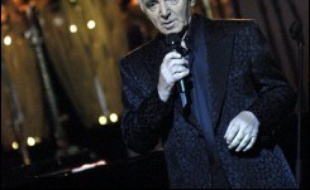 Charles Aznavour a réuni samedi soir sur la scène de l'Opéra de Paris une vingtaine de chanteurs français, dont Florent Pagny, Patrick Bruel et Michel Delpech, pour un concert de bienfaisance, dans le cadre de l'Année de l'Arménie en France, en présence du président arménien Robert Kotcharian et de Bernadette Chirac.