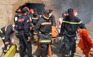 Des portes bloquées, l'absence d'entretien des machines et des négligences dans la sécurité expliquent que 55 personnes soient mortes samedi dans l'incendie "catastrophique" d'une usine de matelas et d'ameublement à Casablanca, la capitale économique du Maroc.