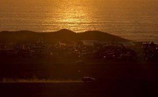 Ils sont le Samu social du Dakar mais ils préfèrent se voir en Saint-Bernard: Ils roulent de jour et de nuit pour recueillir motos et quads abandonnés, voire des concurrents en panne qui ne se résolvent pas à abandonner la partie, car les hommes du camion balai assurent le bout de la chaîne de sécurité du rallye.