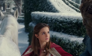 Emma Watson joue Belle dans la nouvelle adaptation de Disney de La Belle et la Bête