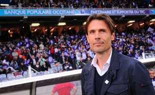 L'entraîneur du TFC Dominique Arribagé lors du match de Ligue 1 entre Toulouse et Nice, le 23 mai 2015 au Stadium de Toulouse.
