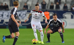 Nolan ROux a manqué une incroyable occasion contre Bordeaux.
