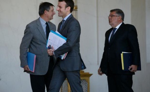 Emmanuel Macron à la sortie du conseil des ministres le 20 avril 2016