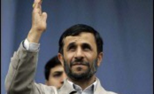 L'Iran ne se soumettra pas à "la pression et à l'injustice", a déclaré jeudi le président iranien Mahmoud Ahmadinejad, à la veille de l'écheance fixée par le Conseil de sécurité Nations unies pour qu'il suspende son enrichissement d'uranium.