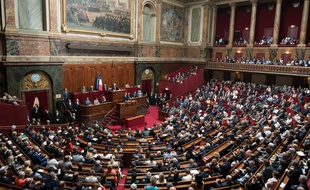 Les sénateurs ont voté le gel de la hausse des carburants prévue par le gouvernement.