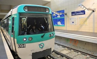 Nouvel épisode dans la bataille du "Grand Paris", le président PS d'Ile-de-France Jean-Paul Huchon a annoncé lundi le lancement d'un plan de financement de ses propres projets de transports, sans l'Etat, alors que Nicolas Sarkozy doit évoquer la question fin avril.