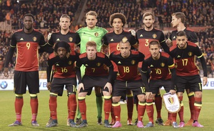 L'équipe de Belgique de football avant le match contre l'Italie le 13 novembre 2015.