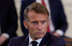 Pour obtenir la paix en Ukraine, Macron reste intransigeant avec Poutine