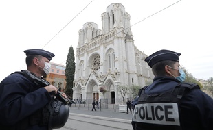 La basilique Notre-Dame, au style gothique, est sortie de terre entre 1864 et 1868