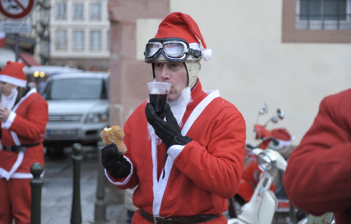 C’est quoi ce record insolite de pères Noël qui va être tenté à Paris ?