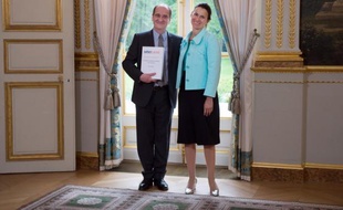 La ministre de la Culture Aurélie Filippetti a annoncé dimanche des compétences élargies pour le Conseil supérieur de l'Audiovisuel (CSA) en matière de droits d'auteur et de suivi des sites, comme préconisé dans le rapport Lescure sur l'acte II de l'exception culturelle.