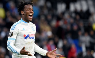 Michy Batshuayi fête son but contre Groningue le 26 novembre 2015.