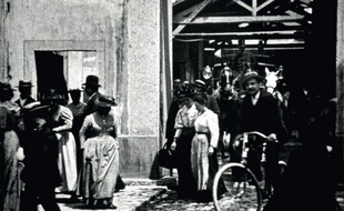 Le tournage de Sortie d'usine, le 19 mars 1895 à Lyon.
