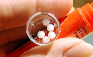 Malgré les polémiques répétées, l'homéopathie compte un grand nombre d'adeptes.