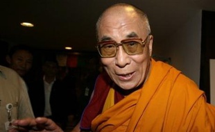 Le dalaï-lama a de nouveau menacé mardi de quitter sa charge de chef spirituel du bouddhisme tibétain si de nouvelles manifestations anti-chinoises violentes se produisaient en Chine ou à l'étranger.