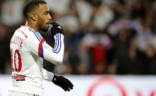 Le feuilleton concernant la prolongation d'Alexandre Lacazette à l'OL semble parti pour durer cet été