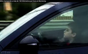 Un enfant a été filmé conduisant à 100 km/h sur l'autoroute