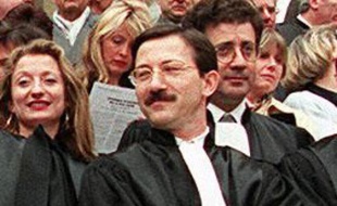 Le juge Jean-Michel Gentil lors d'une manifestation devant le Palais de justice de Paris en 1998