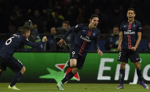 La joie de Cavani après avoir marqué le 2e but du PSG contre Chelsea (2-1) en 8e de finale de Ligue des champions, le 16 février 2016.