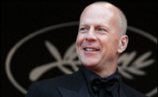 Le quatrième film "Die hard", les aventures du policier new-yorkais musclé et bourru John McClane, sortira fin juin 2007 en Amérique du nord avec à nouveau Bruce Willis dans le rôle principal, a annoncé mercredi soir le quotidien Variety sur son site internet.