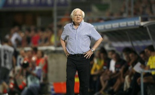 L'entraîneur de Strasbourg, Gilbert Gress, lors d'un match contre Châteauroux, le 7 août 2009.