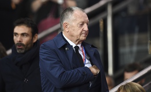 Jean-Michel Aulas, ici au Parc des Princes dimanche lors de la lourde défaite de l'OL contre le PSG (5-0).