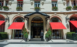 FRANCE-LUXURY- HOTEL-PLAZA-ATHENEE