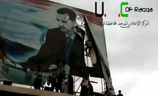 Le président syrien Bachar al-Assad estime que son régime est en passe de l'emporter face aux rebelles, même si ceux-ci ont remporté leur plus gros succès en deux ans de conflit avec la prise de la capitale de la province de Raqa et la capture de son gouverneur.