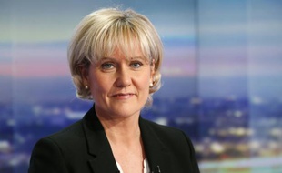 L'eurodéputée Nadine Morano pose avant de participer au JT de TF1 le 8 octobre 2015 à Boulogne-Billancourt