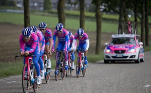 Les coureurs de l'équipe Lampre, lors d'un entraînement à Valkenburg, le 15 septembre 2012.