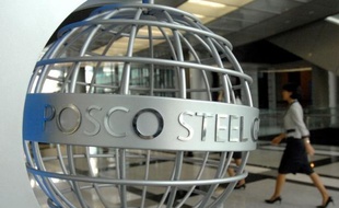 Paradigme des champions industriels créés en Corée du Sud avec les réparations japonaises, l'aciériste Posco, numéro trois mondial, va reverser des millions de dollars à des travailleurs sud-coréens réduits à l'état de quasi-esclavage pendant l'occupation nippone.