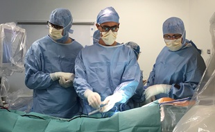 Les chirurgiens ont préparé cette opération inédite pendant un an à l'aide d'un mannequin