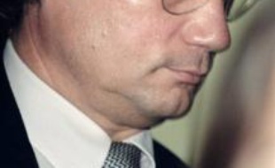 Le procès du Dr Michel Maure, qui pratiquait la chirurgie esthétique et a été mis en examen notamment pour tromperies aggravées et blessures involontaires, s'est ouvert lundi devant le tribunal correctionnel de Marseille.