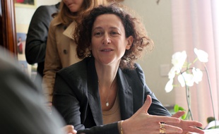 La secrétaire d'Etat à la transition écologique Emmanuelle Wargon ici lors de sa visite à Orgères, près de Rennes, le 8 novembre 2018.