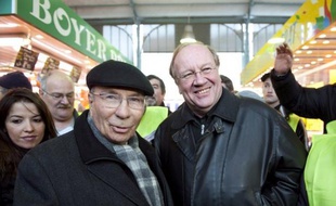 Une enquête préliminaire est en cours à Paris sur des soupçons de pratiques électorales illégales à Corbeil-Essonnes (Essonne) lors de la campagne municipale de 2010 remportée par Jean-Pierre Bechter, successeur de Serge Dassault, a-t-on appris vendredi de source judiciaire, confirmant une information du Canard Enchaîné.