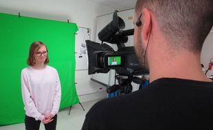 Anaïs récite son pitch pour la réalisation de son CV Vidéo.