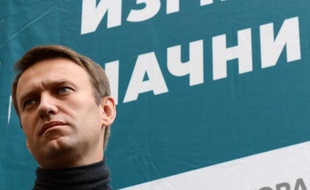 Le groupe de cosmétiques français Yves Rocher a démenti vendredi avoir retiré sa plainte contre l'opposant russe Alexeï Navalny et son frère, inculpés cette semaine d'escroquerie dans cette affaire, comme l'affirme le journal d'opposition Novaïa Gazeta.