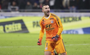 Anthony Lopes, ici lors d'une victoire de l'OL en février contre le PSG.