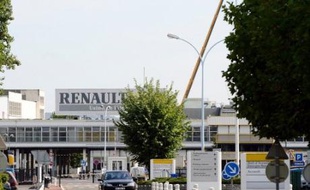 Les salariés de Renault ont observé jeudi dans plusieurs sites du groupe automobile français des débrayages d'ampleur diverse, globalement limités, pour protester à l'appel de la CGT contre le projet de suppression de 4.000 emplois en France présenté mardi par la direction.