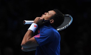 Jo-Wilfried Tsonga n'est plus maître de son destin au Masters, où il devra non seulement battre Andy Murray en deux sets mais aussi espérer un succès en deux manches de Novak Djokovic sur Tomas Berdych pour se qualifier pour les demi-finales, vendredi à Londres.